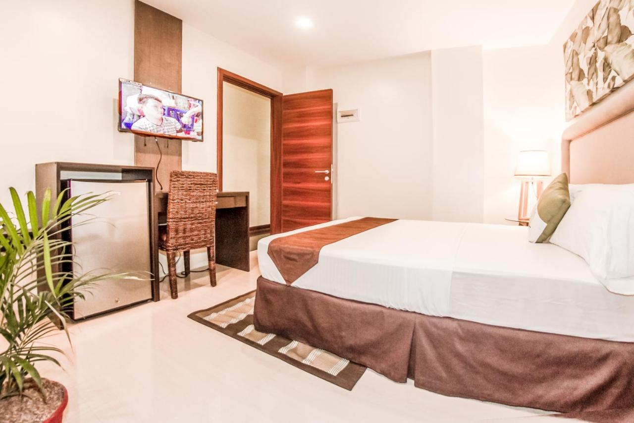 Verovino Suites Cebu Bagian luar foto