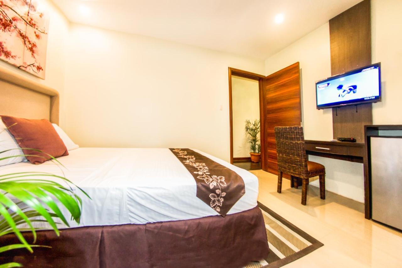 Verovino Suites Cebu Bagian luar foto